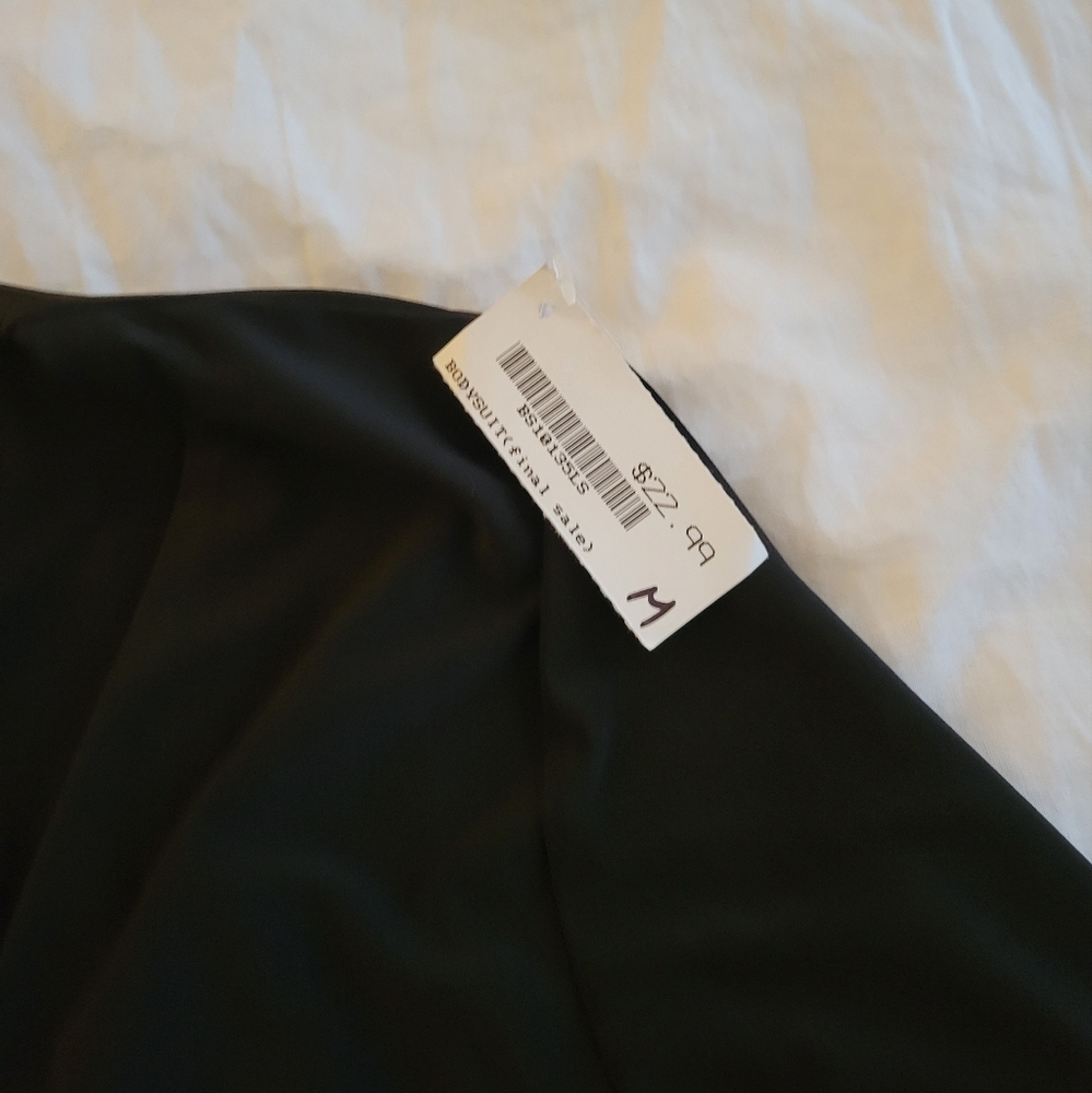 Long-sleeved Bodysuit - Picture 2 of 4